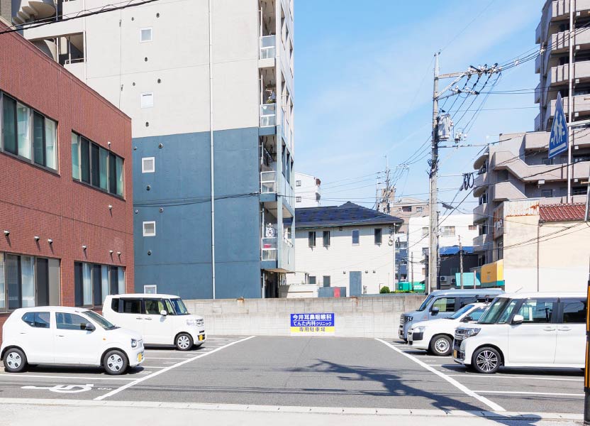 第1駐車場(16台)
